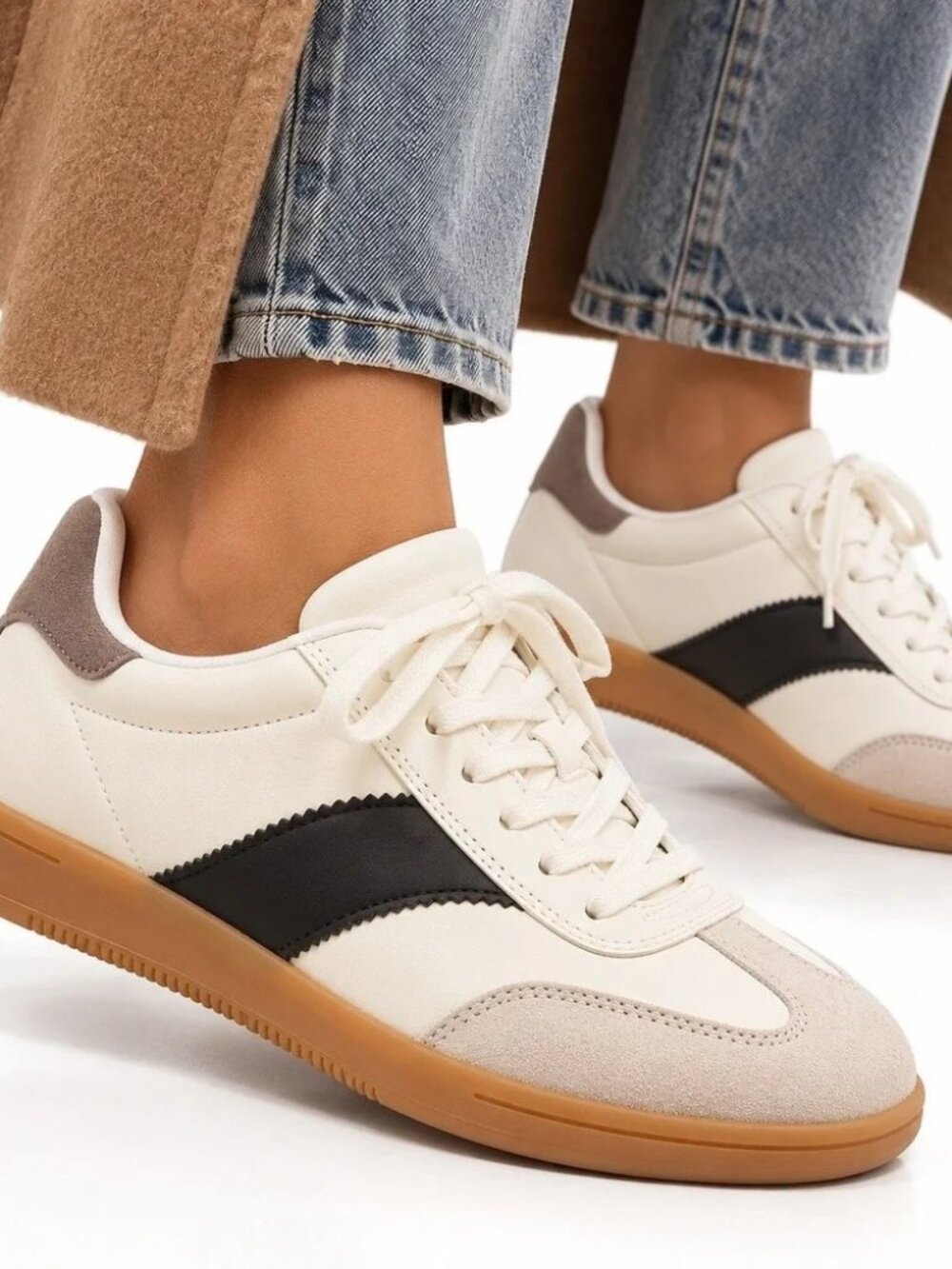 Universal Thread Retro Gum Sole T-Toe Sneakers White Black Grey Size 8.5